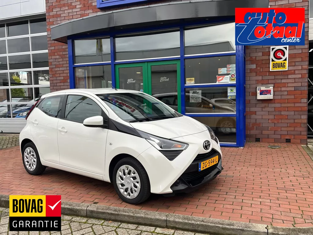 Toyota Aygo 1.0 VVT-i x-play limited navigatie via apps